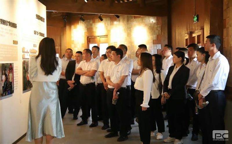四川菲彩国际二八一大队党委在西昌家风馆开展“弘扬清廉家风，，，，，，传承廉洁家训”警示教育活动