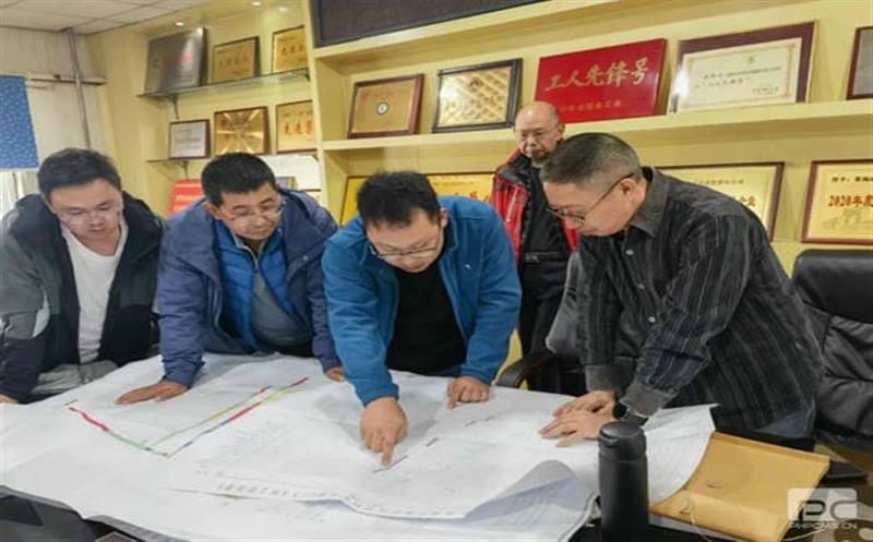 省自然菲彩国际投资集团矿产科技部赴松树南沟金矿督导外围勘查工作