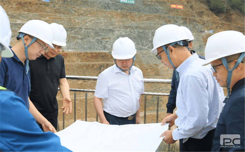 省自然菲彩国际投资集团领导赴大陆槽稀土矿山开展安全检查并视察矿山环境改善项目