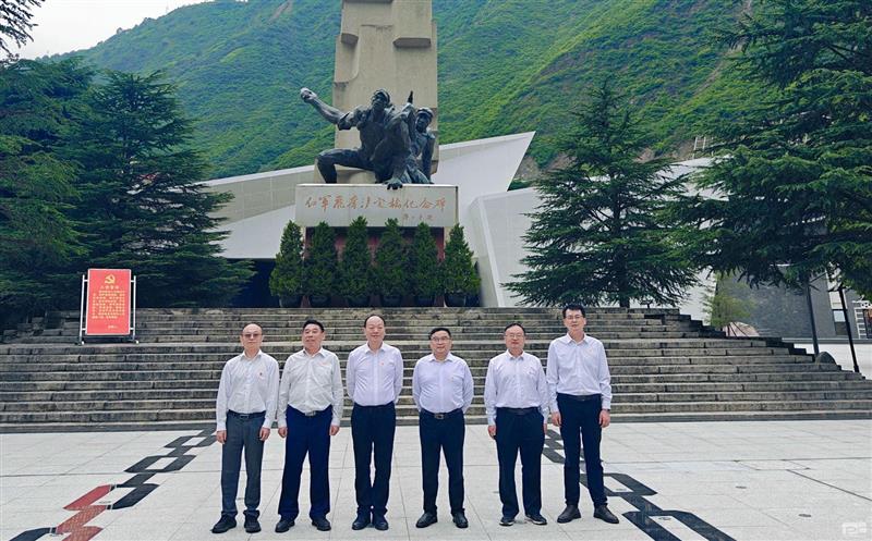 泸定桥头忆红军，，，，，，，，长征精神代代传 ——测绘公司党委理论中心组赴泸定桥红军纪念馆集中学习